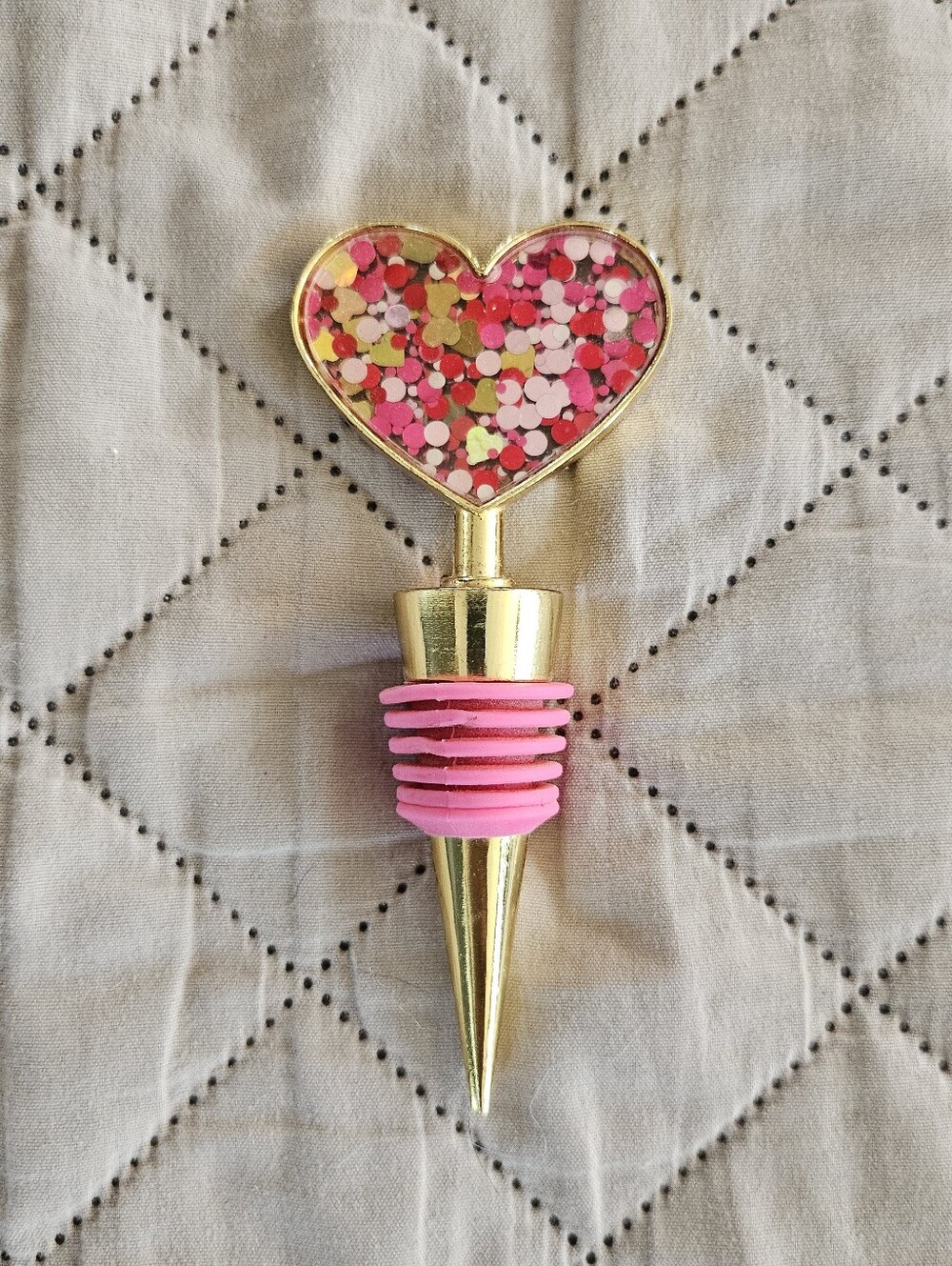 Wine bottle topper, glittery heart